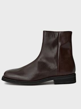 JosephT Maro boots. Never worn
US size 11